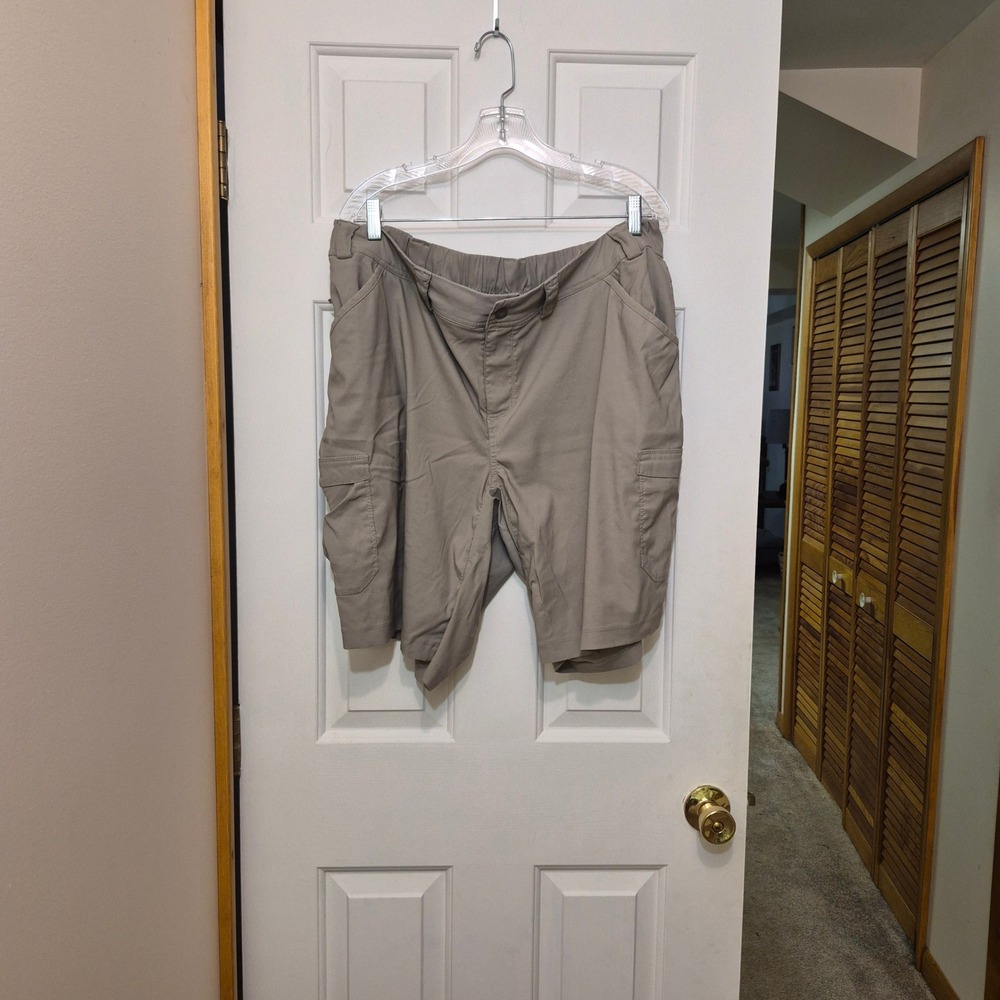 Duluth Trading Co Women 18W Cargo Short Tan Nylon Spandex Stretch Hiking Outdoor